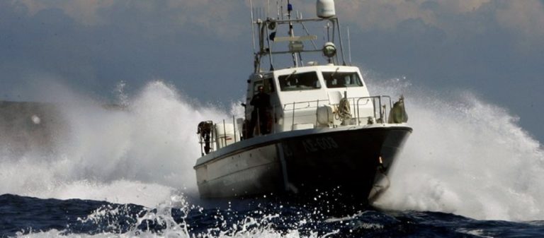 Έκτακτη είδηση: Βυθίστηκε σκάφος με 18 επιβάτες στη Μήλο. Συνδρομή ΕΔ και Λιμενικού