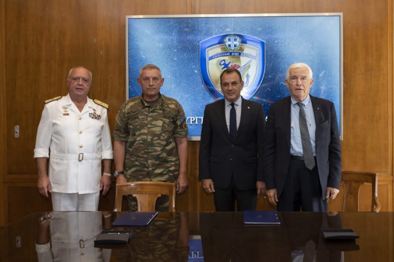 Παρουσία ΥΕΘΑ Νικόλαου Παναγιωτόπουλου στην υπογραφή συμβάσεως δωρεάς του νέου ΠΓΥ «ΑΙΑΣ» του ΠΝ