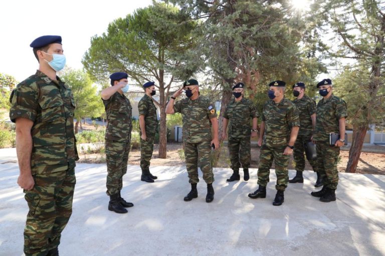 ΕΠΙΣΚΕΨΗ ΑΡΧΗΓΩΝ ΓΕΕΘΑ ΚΑΙ ΓΕΣ ΣΤΟ ΚΕΝΤΡΟ ΕΡΕΥΝΑΣ ΚΑΙ ΤΕΧΝΟΛΟΓΙΑΣ ΣΤΡΑΤΟΥ