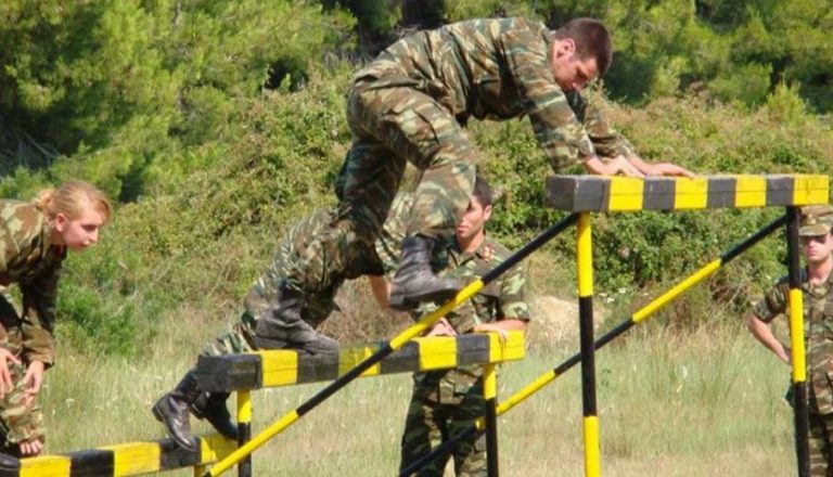 Χαλαρά τα γυμνάσια στις στρατιωτικές σχολές του στρατού λόγω παραιτήσεων