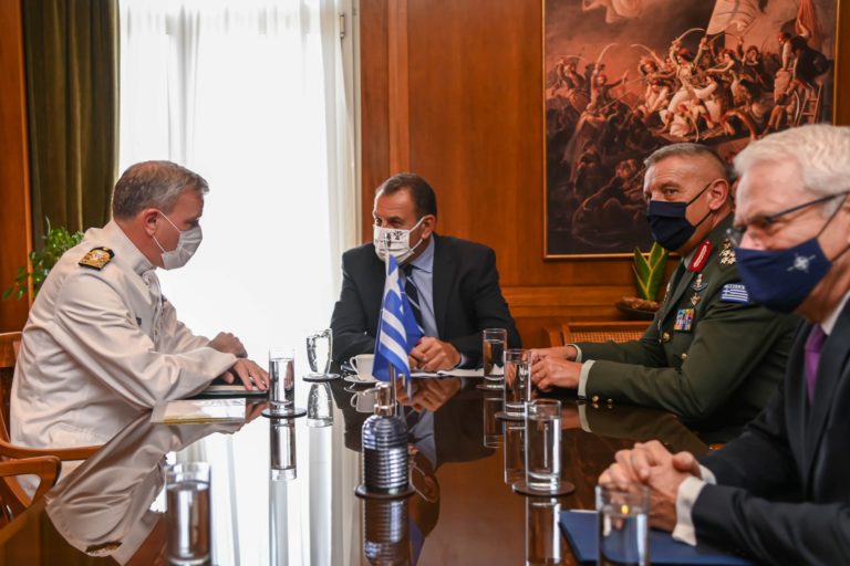 Συνάντηση ΥΕΘΑ Νικόλαου Παναγιωτόπουλου με τον Πρόεδρο της Στρατιωτικής Επιτροπής του ΝΑΤΟ Ναύαρχο Ρόμπερτ Μπάουερ