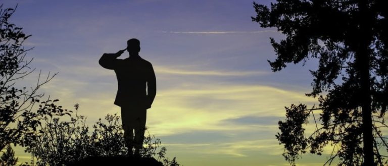 Το ”χακί” συνδικαλιστικό αμετάθετο, το νόμιμο και το ηθικό