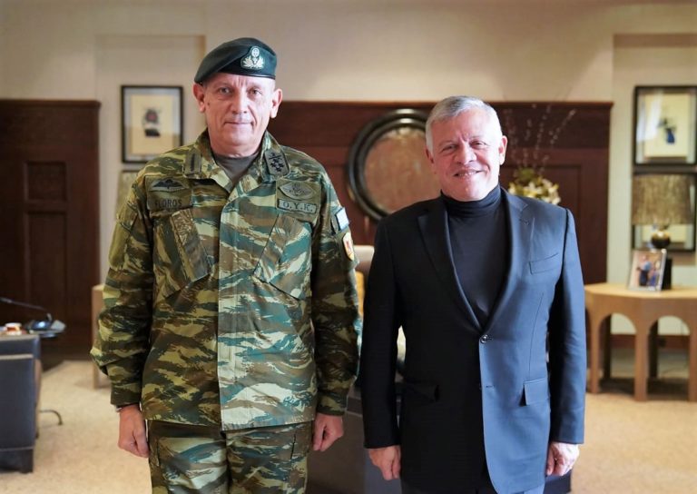 ΑΚΡΟΑΣΗ ΤΟΥ ΑΡΧΗΓΟΥ ΓΕΕΘΑ ΑΠΟ ΤΗΝ Α.Μ. ΒΑΣΙΛΕΑ ΤΗΣ ΙΟΡΔΑΝΙΑΣ
