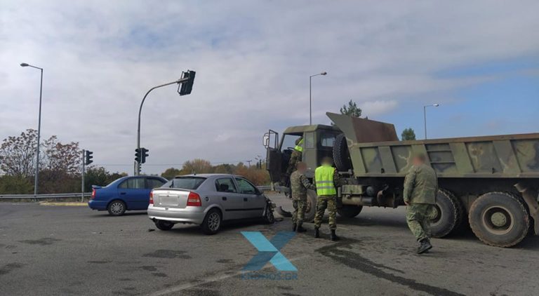 Τροχαίο στρατιωτικού οχήματος με ΙΧ, χωρίς σοβαρά τραυματίες