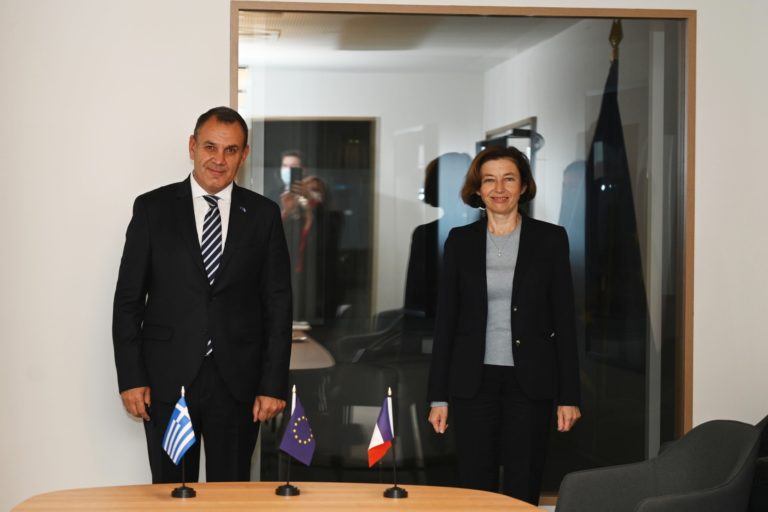 Συνάντηση ΥΕΘΑ Νικόλαου Παναγιωτόπουλου με την ΥΠΑΜ της Γαλλικής Δημοκρατίας Φλωράνς Παρλύ