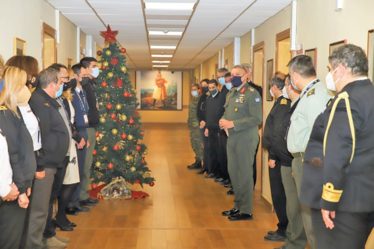 ΑΝΤΑΛΛΑΓΗ ΕΥΧΩΝ ΑΡΧΗΓΟΥ ΓΕΕΘΑ ΜΕ ΤΟ ΠΡΟΣΩΠΙΚΟ ΤΟΥ ΓΕΕΘΑ