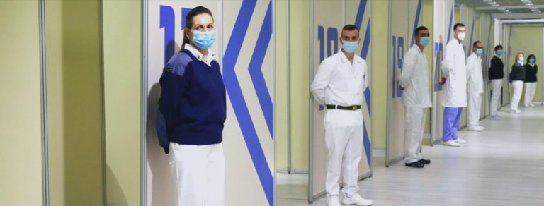 ΣτΕ – Συνταγματικός ο υποχρεωτικός εμβολιασμός υγειονομικών και σωμάτων ασφαλείας