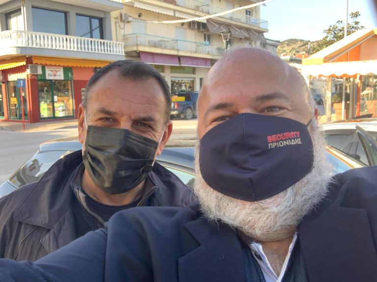 Χριστουγεννιάτικες στιγμές χαλάρωσης για τον ΥΕΘΑ Ν. Παναγιωτόπουλο με τον επιστήθιο φίλο του Χρήστο Πριονίδη