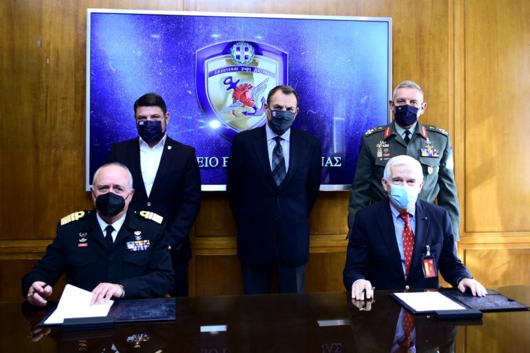 Παρουσία ΥΕΘΑ Ν. Παναγιωτόπουλου στην υπογραφή συμβάσεως δωρεάς δυο νέων πλήρων συστημάτων παραγωγής αέρος υψηλής πιέσεως επ’ ωφελεία φ/γ τύπου “S”