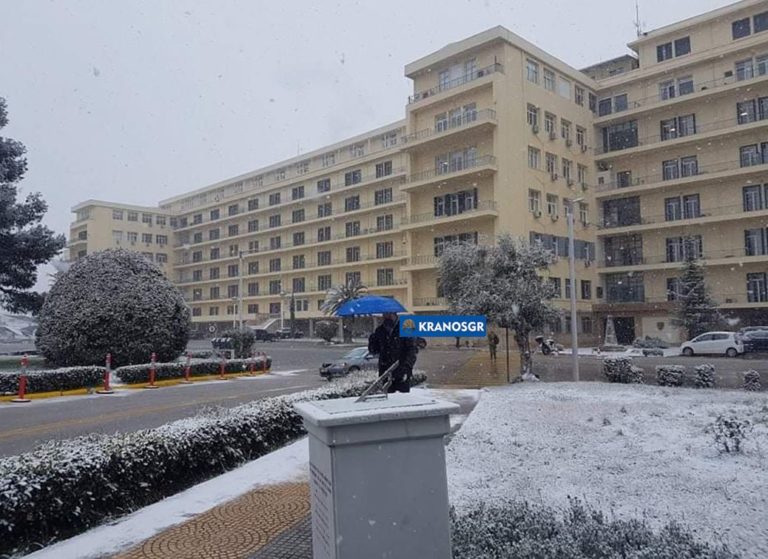 Κακοκαιρία ”ΕΛΠΙΔΑ: Στα λευκά ”ντύθηκε” το Υπουργείο Άμυνας. Πλήρης ετοιμότητα από τις ΕΔ