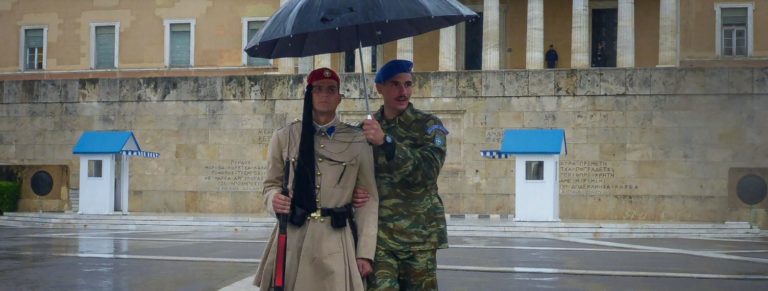Άστατος καιρός με βροχές και την Κυριακή – Πού αναμένεται χαλάζι