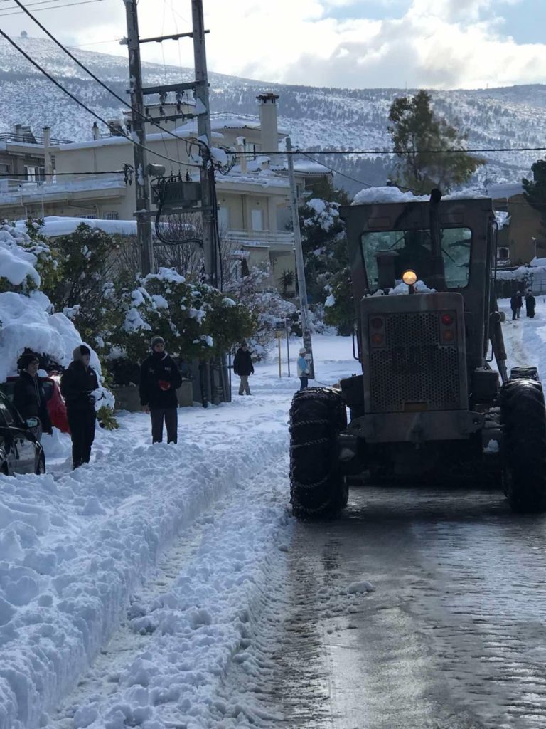 Αττική οδός – Δήμος Παπάγου: Απεγκλωβισμός από τις Ένοπλες Δυνάμεις