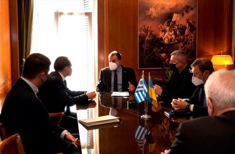 Συνάντηση ΥΕΘΑ Νικόλαου Παναγιωτόπουλου με τον Πρέσβη της Ουκρανίας Σεργκίι Σουτένκο