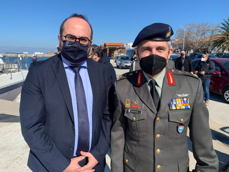 Στην τελετή παράδοσης περιπολικού υγειονομικού σκάφους στη Σαμοθράκη ο Δκτης του Δ’ΣΣ Αντγος Άγγελος Χουδελούδης