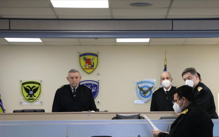 ΕΚΤΑΚΤΟ: Στο ΕΘΚΕΠΙΧ ο ΑΓΕΕΘΑ Στρατηγός Κων. Φλώρος. Εντολή για συνδρομή των ΕΔ στην επιχείρηση έρευνας και διάσωσης στην Κέρκυρα