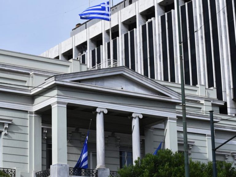 Έκτακτη ανακοίνωση του ΥΠΕΞ για τους Έλληνες στην Ουκρανία