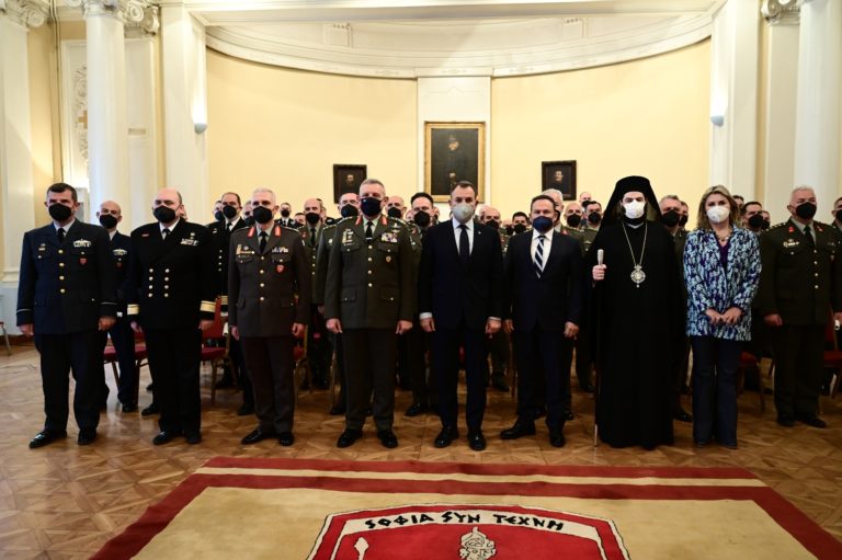 Απονομή πτυχίων στους απόφοιτους της ΣΕΘΑ από τον ΥΕΘΑ Νικόλαο Παναγιωτόπουλο