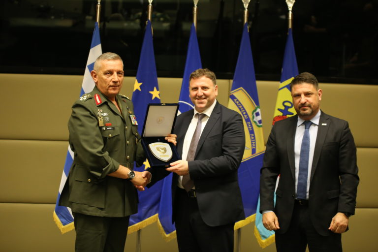 ΤΕΛΕΤΗ ΠΡΟΣ ΤΙΜΗΝ ΤΗΣ ΕΤΑΙΡΕΙΑΣ MOTOR OIL ΓΙΑ ΔΩΡΕΑ ΠΡΟΣ ΤΙΣ ΕΝΟΠΛΕΣ ΔΥΝΑΜΕΙΣ