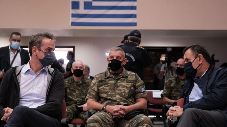 Ηχηρή απάντηση της κυβέρνησης στον Τσαβούσογλου: “Ανιστόρητες και απαράδεκτες δηλώσεις – Δεν κάνουμε βήμα πίσω”
