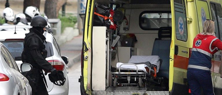 Σοβαρό τροχαίο με στρατιωτικό όχημα στη Λεωφόρο Αθηνών – Ένας τραυματίας