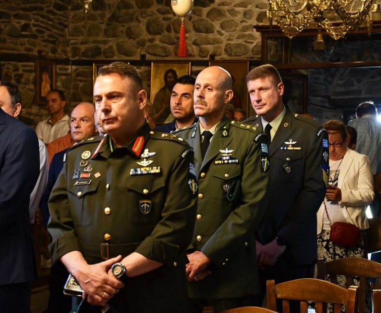 Οι καταδρομείς της 1ης Ταξιαρχίας Καταδρομέων – Αλεξιπτωτιστών σε εκδήλωση για τη Μάχη της Ρεντίνας