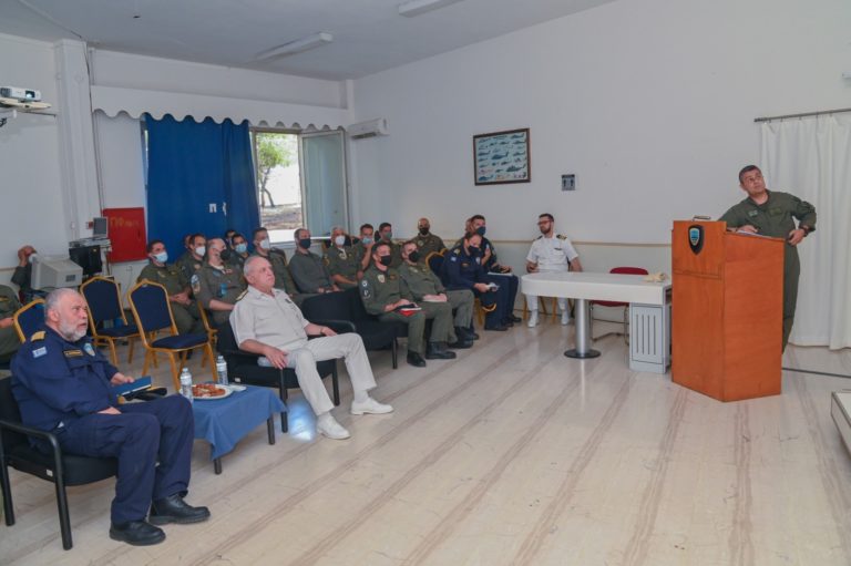Επίσκεψη Αρχηγού ΓΕΝ στη Βάση Ελικοπτέρων Ναυτικού