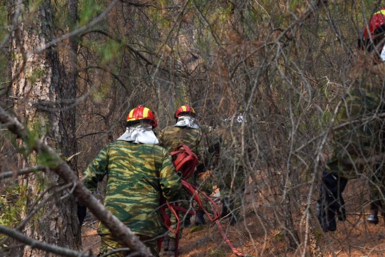 Τα κόκκινα κράνη του Γ’ΣΣ/71 Α/Μ ΤΑΞ στην πρώτη γραμμή της φωτιάς του Έβρου