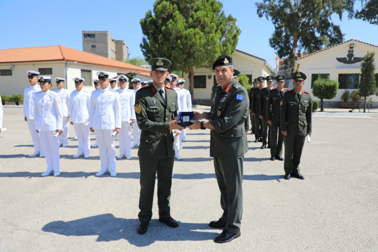 Απονομή Πτυχίων και Διακριτικών Πτερύγων Αλεξιπτωτιστή Στατικού Ιμάντα