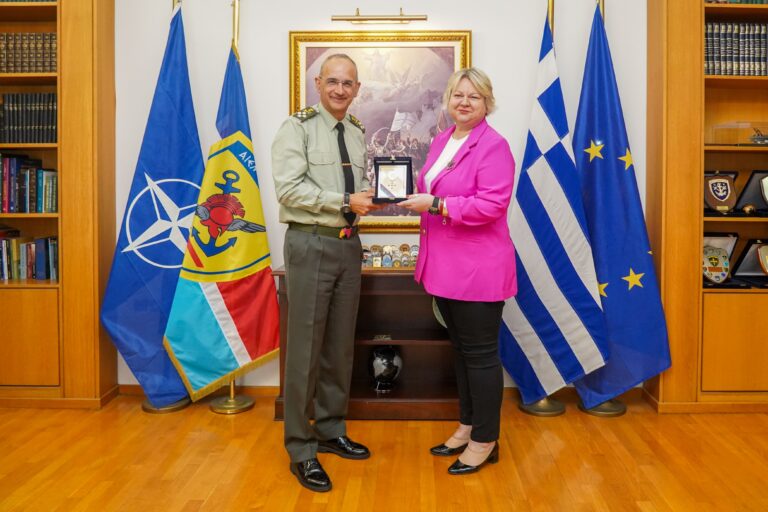 Συνάντηση του Αρχηγού ΓΕΕΘΑ με την Πρέσβη της Λιθουανίας στην Ελλάδα