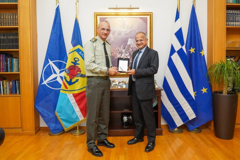 Συνάντηση του Αρχηγού ΓΕΕΘΑ με τον Πρέσβη της Ινδίας