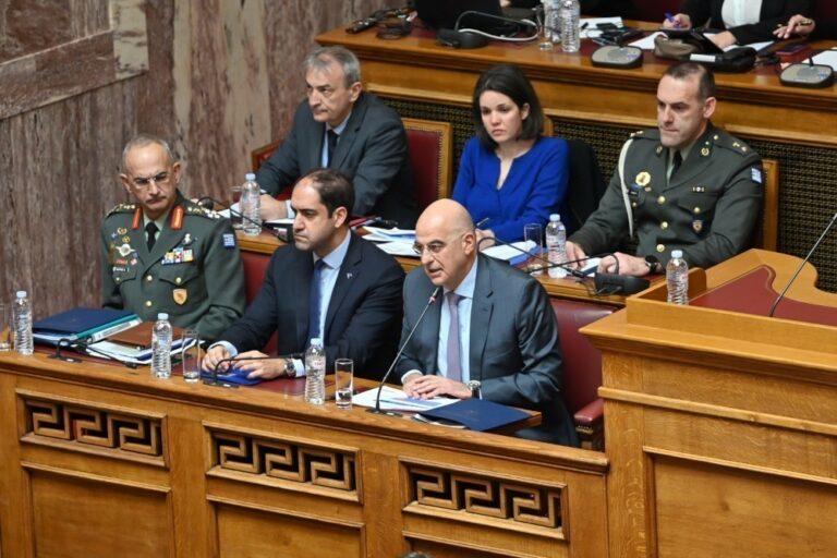 Μεταθέσεις: Θετικές οι πρώτες αντιδράσεις για Δένδια από οικογένειες που θεωρούν ότι σήκωναν το βάρος των μεταθέσεων στα σύνορα