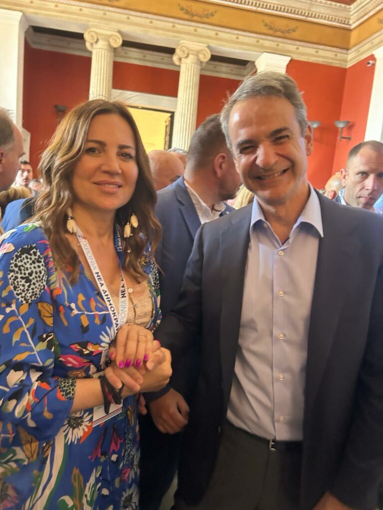 Μήνυμα σε στελέχη ΕΔ και ΣΑ από την Υποψήφια Ευρωβουλευτή ΝΔ Βίκυ Φλέσσα