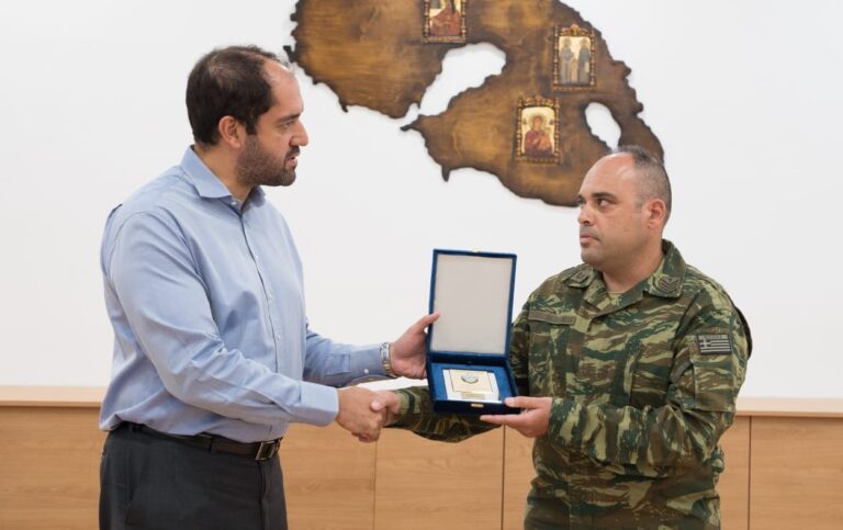 98 ΑΔΤΕ: Βράβευση ΕΠΟΠ Επιλοχία από τον ΥΦΕΘΑ Γιάννη Κεφαλογιάννη