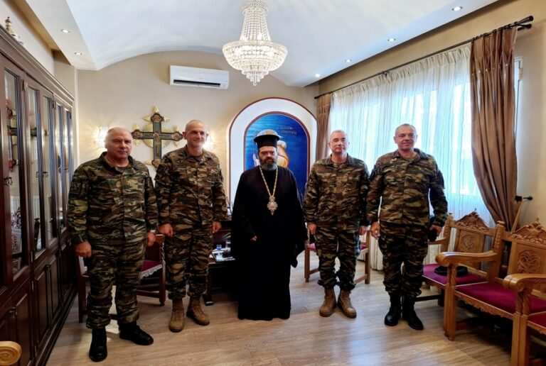 Ο Α/ΓΕΕΘΑ Στρατηγός Δημήτριος Χούπης, στον Μητροπολίτη Μαρωνείας