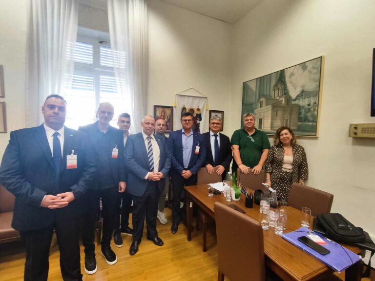 Η ΠΟΜΕΝΣ στη Βουλή για ΕΠΟΠ, υπερεργασία, μεταθετικότητα, ταυτότητες