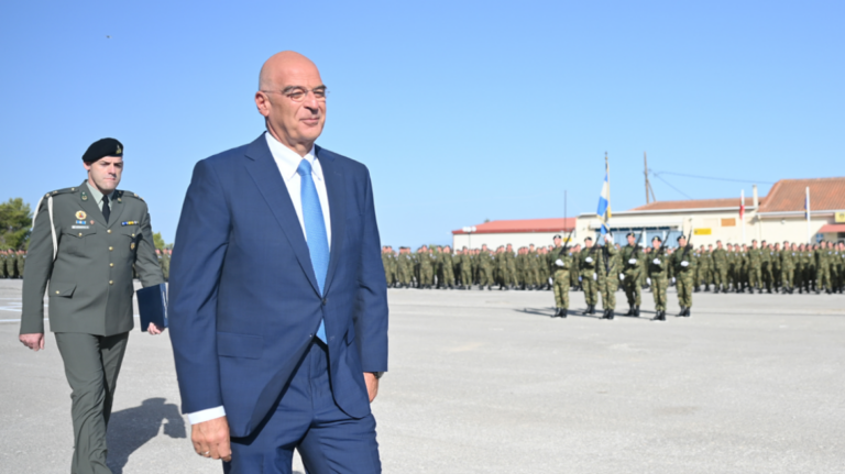 Δένδιας: Οι στρατιωτικοί δικαιούνται παροχές και καλύτερο μισθολόγιο από όλους τους υπαλλήλους