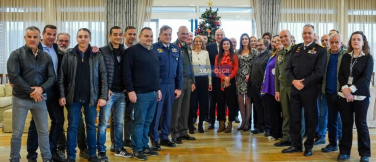 Ανταλλαγή ευχών του ΥΕΘΑ Ν. Δένδια με διαπιστευμένους στρατιωτικούς συντάκτες