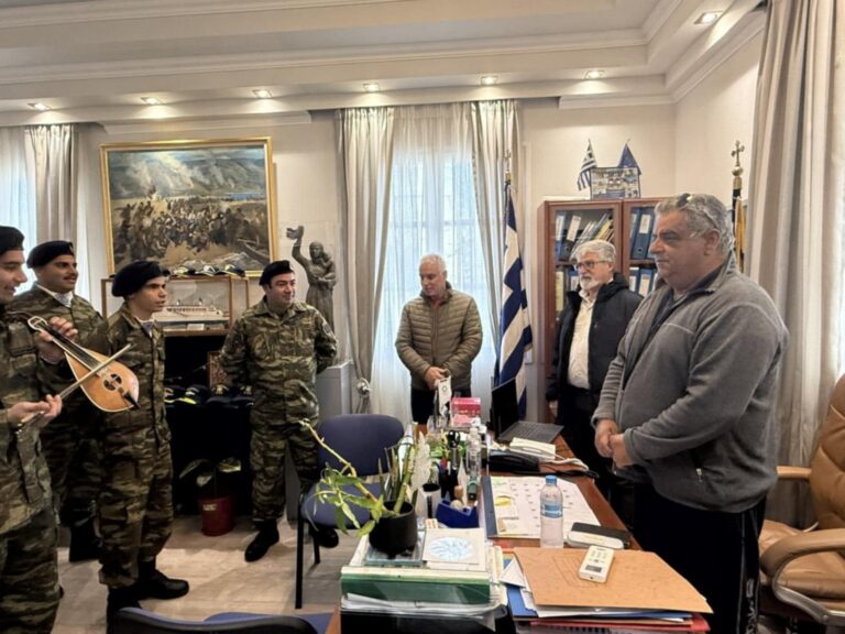 Κάλαντα από το Διοικητή και τους Οπλίτες του Λόχου Εθνοφυλακής ΚΑΣΙΩΤΩΝ ΑΓΩΝΙΣΤΩΝ