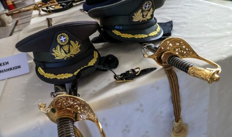 Το Χριστουγεννιάτικο μήνυμα ”αδαμάντινου” απόστρατου σε εν ενεργεία