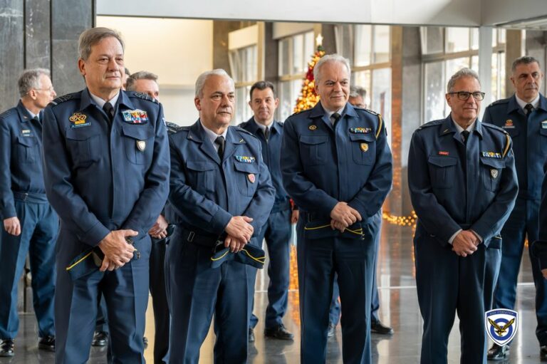 Επίσκεψη Αρχηγού ΓΕΑ στο 251 ΓΝΑ