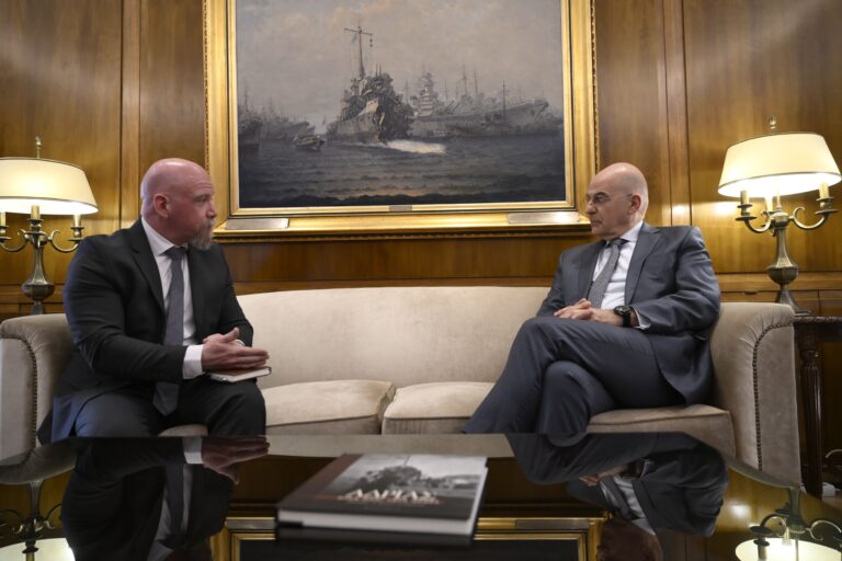 Δένδιας: Δομικό Καρκίνωμα ο μεγάλος αριθμός Αξιωματικών