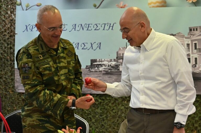 Μετά το ”κετελαπόνγκο” τα γκρουπ του Πάσχα – Τι ζήτησε ο ΥΕΘΑ Ν. Δένδιας