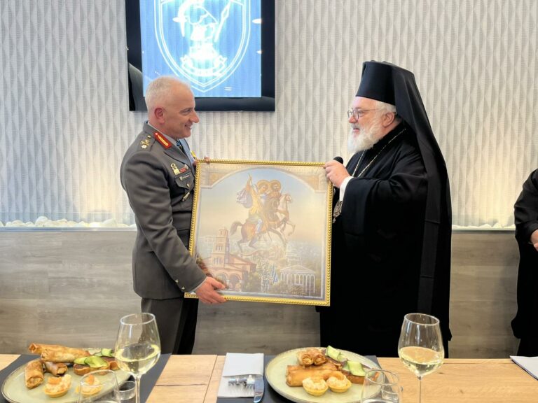 Αλλαγή Φρουράς…