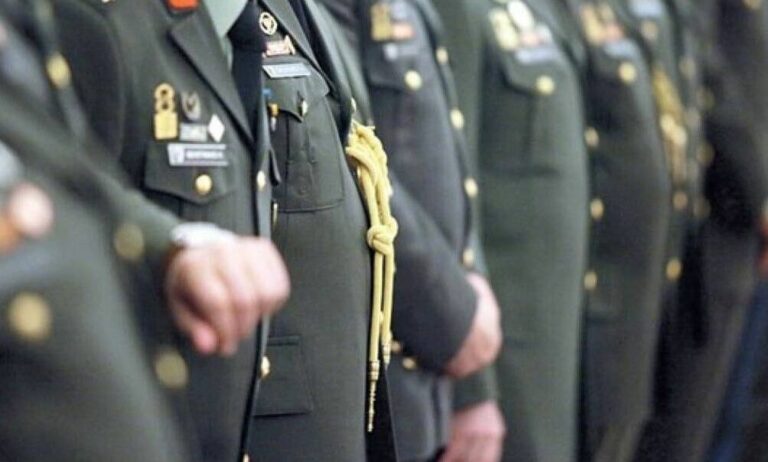 Αναδρομικά έως 2.619 ευρώ σε απόστρατους – Μετά το Πάσχα οι πληρωμές στους δικαιούχους