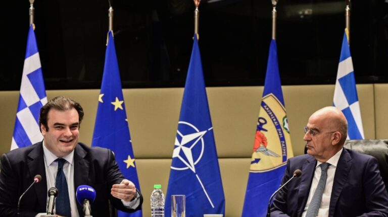 Πιερρακάκης για αυξήσεις στους ένστολους: Θα εξαντλήσουμε όλα τα περιθώρια 