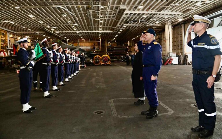 Επίσκεψη Αρχηγού ΓΕΝ στο Γαλλικό Αεροπλανοφόρο CHARLES DE GAULLE 