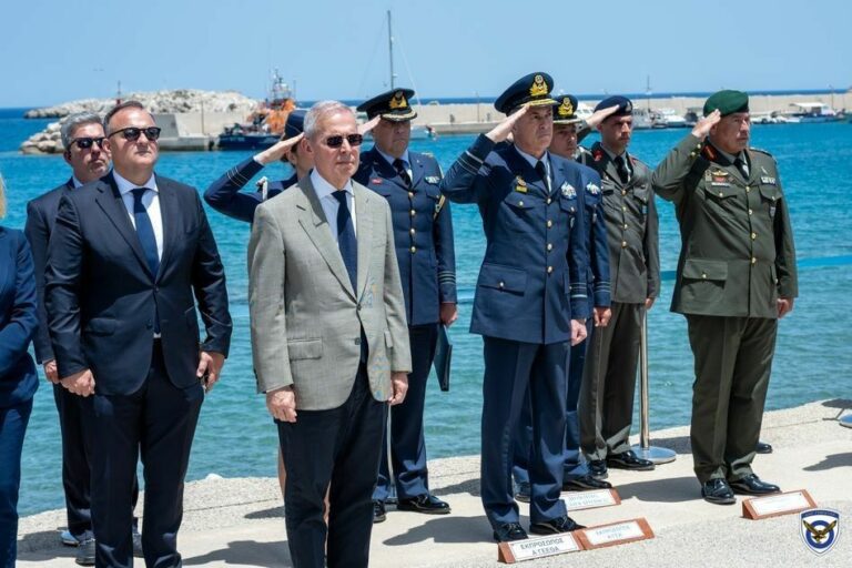 Ο ΥΦΕΘΑ Θανάσης Δαβάκης τίμησε τη μνήμη του Σμηναγού Ηλιάκη