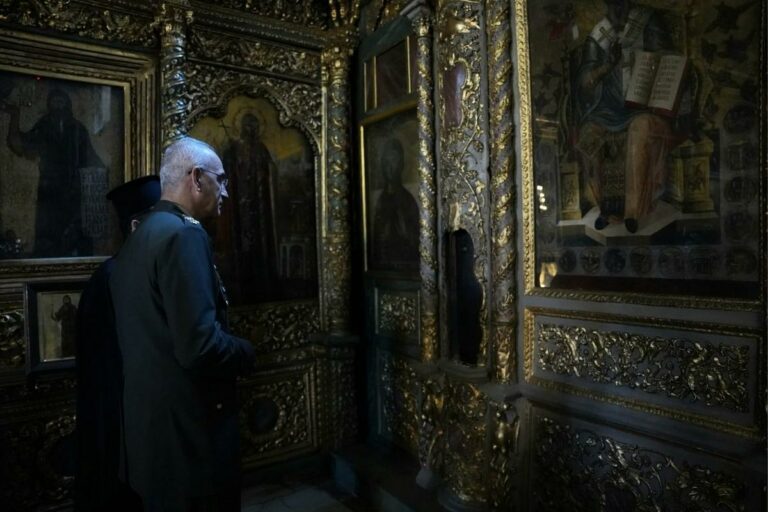 Συγκίνηση! Στο Οικουμενικό Πατριαρχείο ο Αρχηγός ΓΕΕΘΑ Στρατηγός Δημ. Χούπης