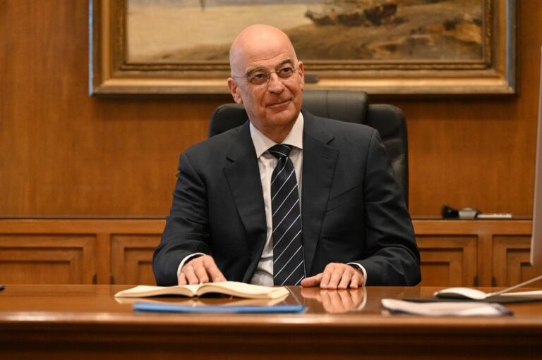Δένδιας: ”Οι αλλαγές στις Ένοπλες Δυνάμεις είναι θέμα επιβίωσης — Αναλαμβάνω το πολιτικό κόστος”
