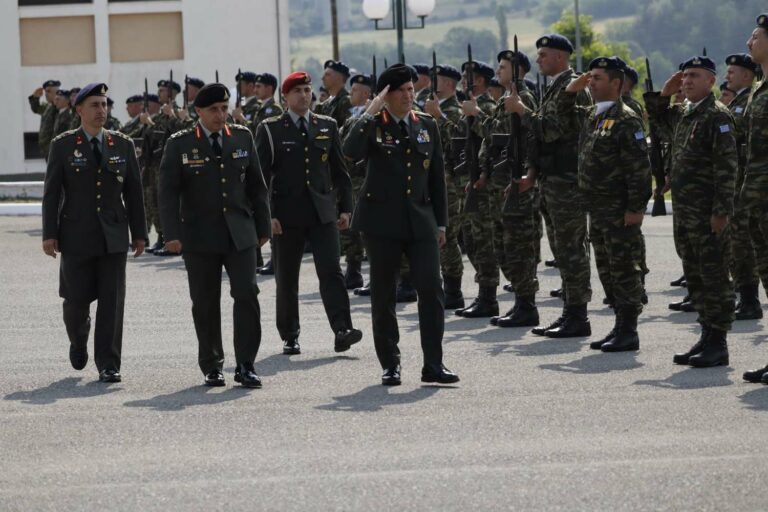 Στην τελετή ορκωμοσίας νεοσυλλέκτων οπλιτών του 586 Μ/Π ΤΠ ο ΑΓΕΣ Αντιστράτηγος Γεώργιος Κωστίδης